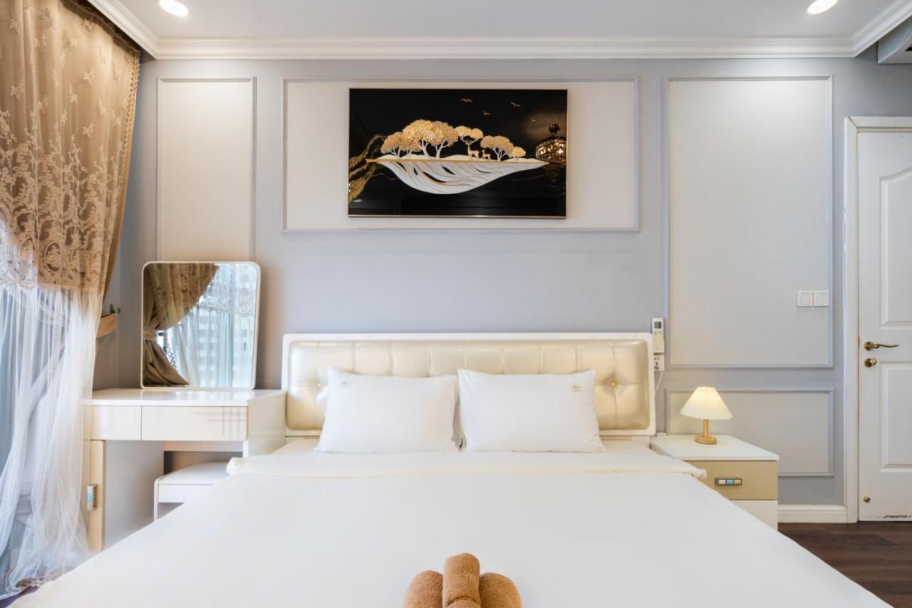 Cbd Rivergate- Infinity Pool Signature Ho Chi Minh City Exterior photo