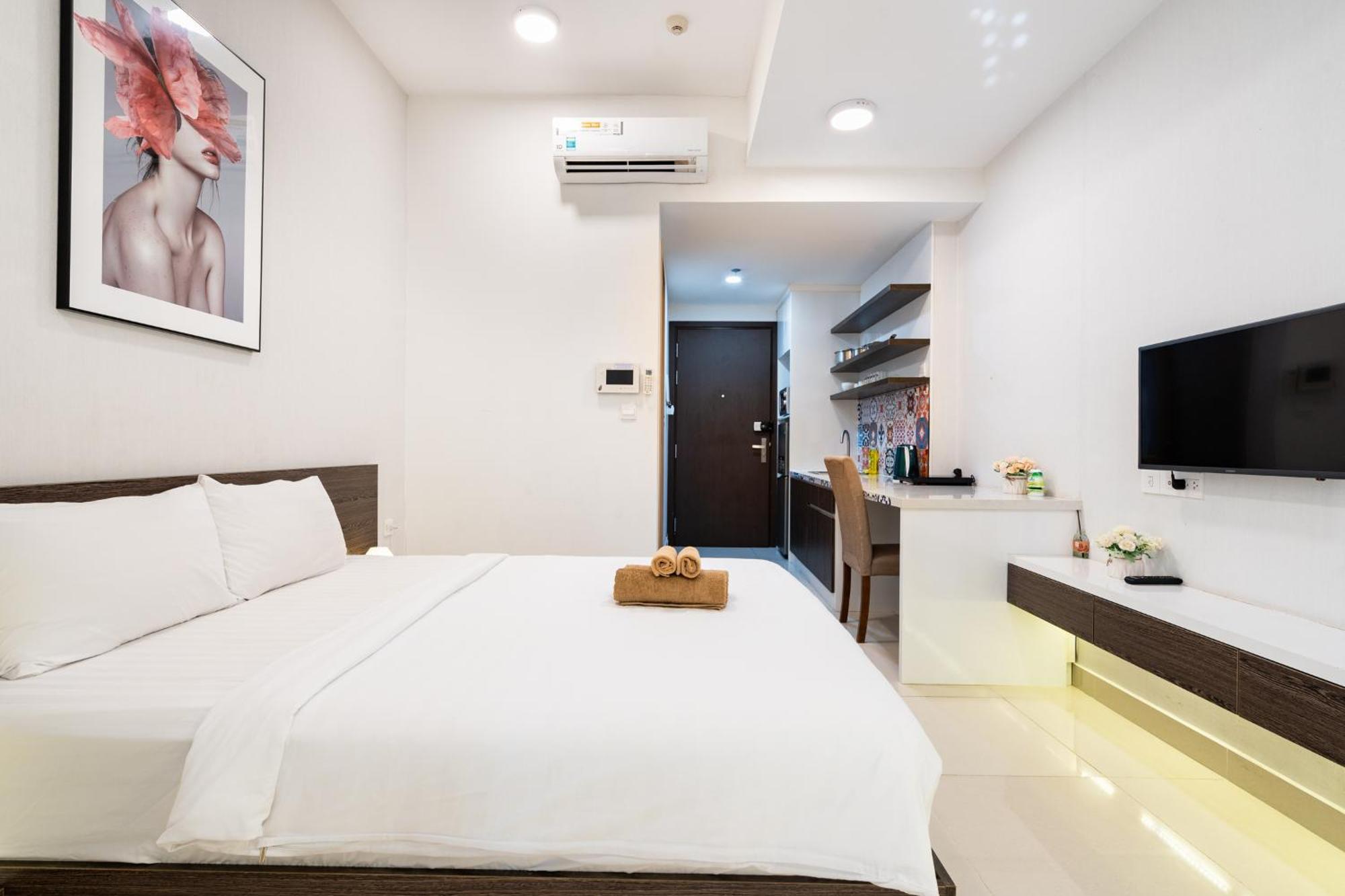 Cbd Rivergate- Infinity Pool Signature Ho Chi Minh City Exterior photo
