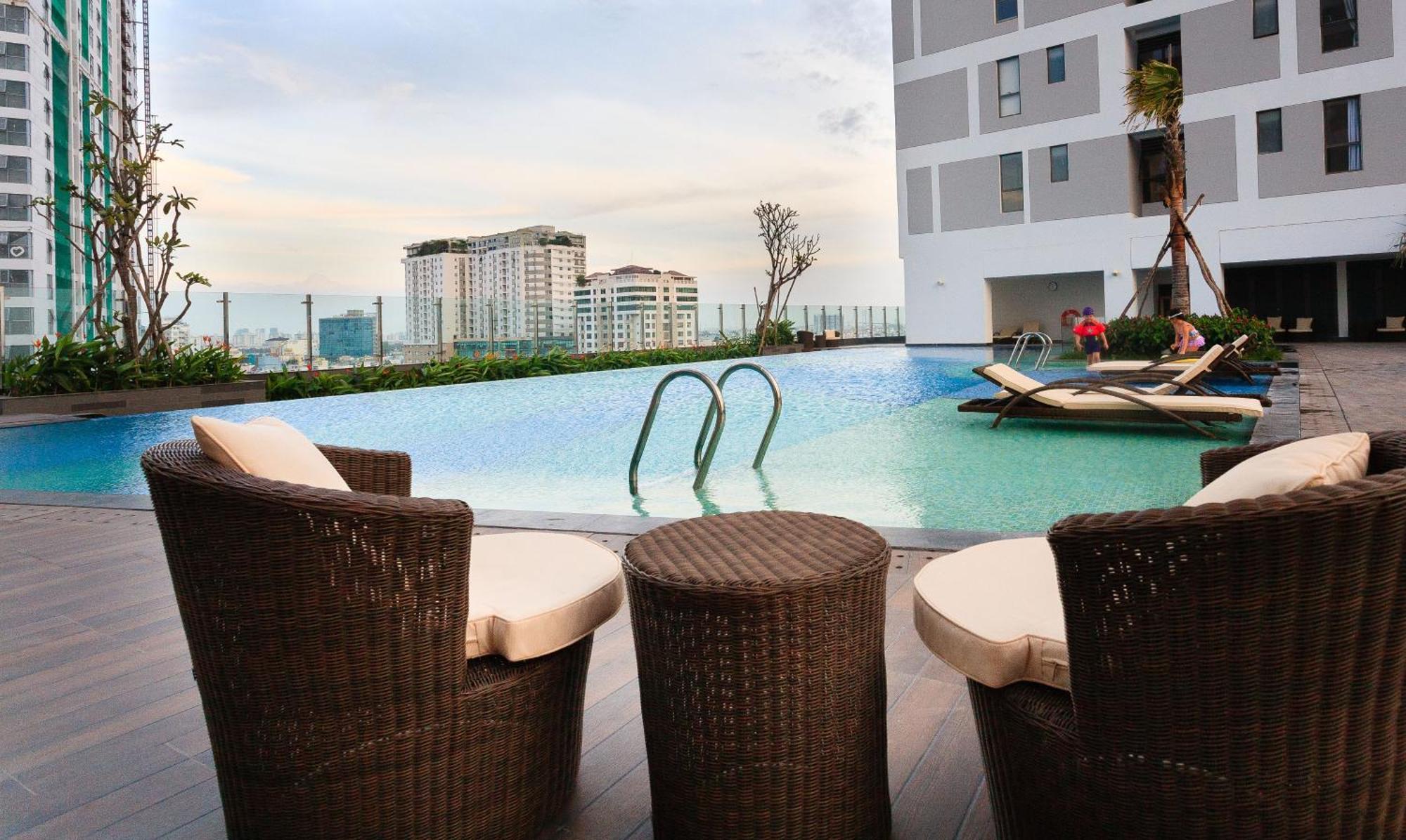 Cbd Rivergate- Infinity Pool Signature Ho Chi Minh City Exterior photo